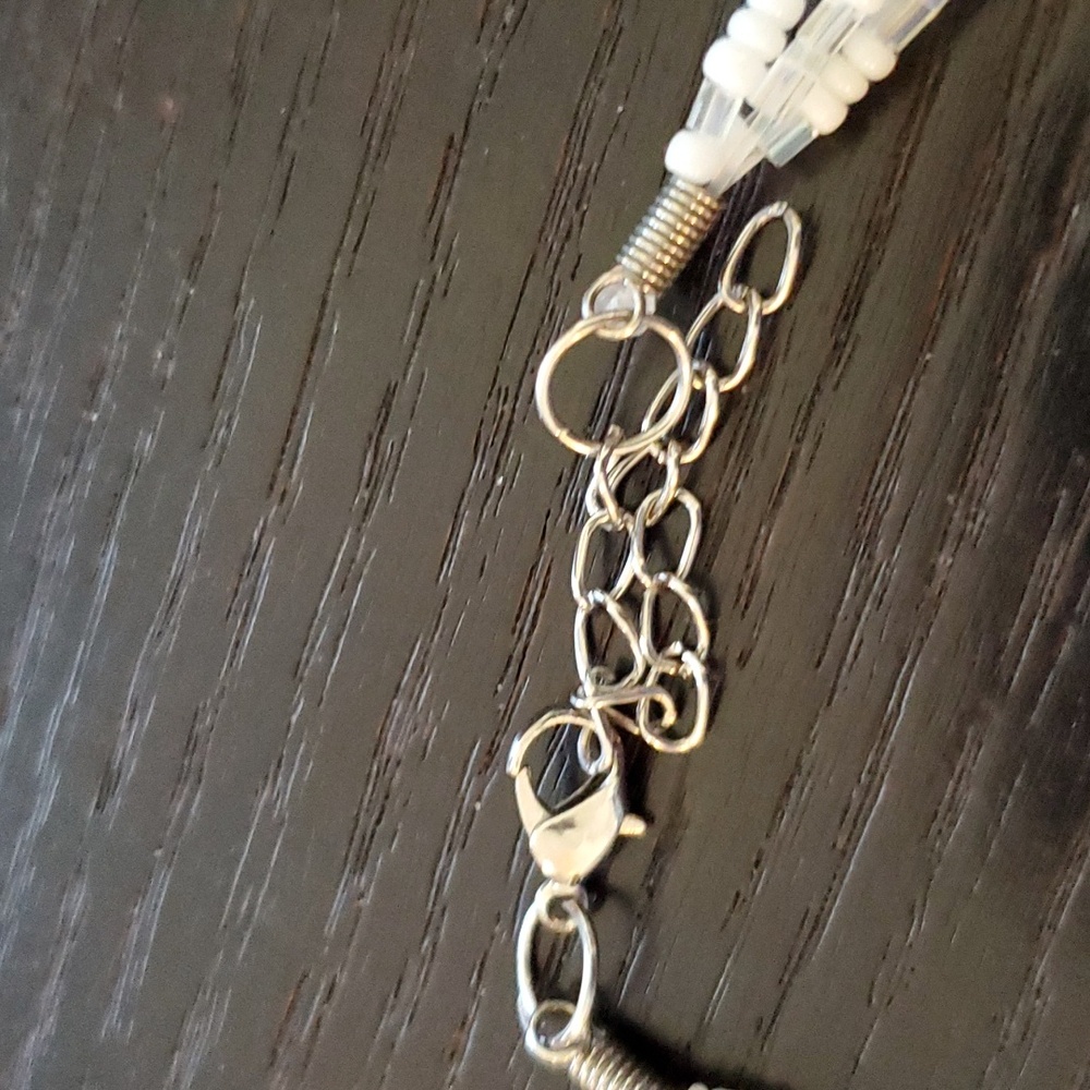 Shell Choker Necklace - Picture 4 of 4